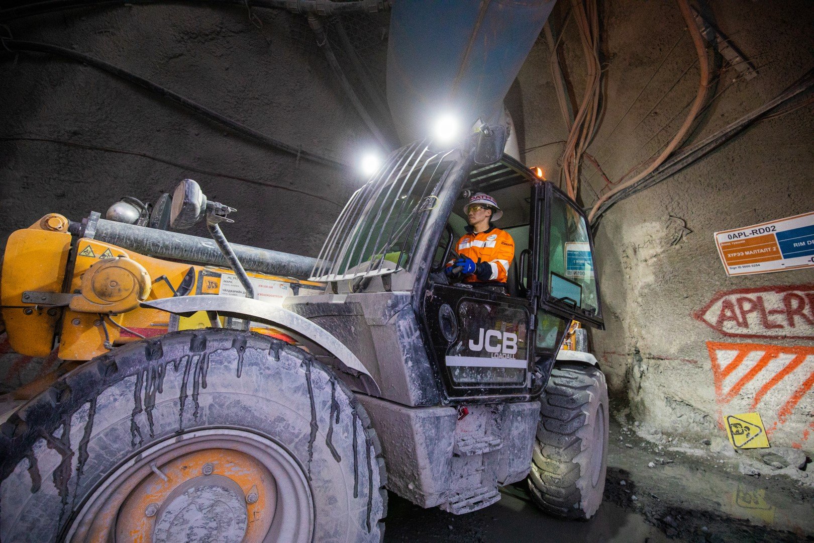 DAYAN Family: Tugsbaatar Daramsuren, Miner-Operator 2